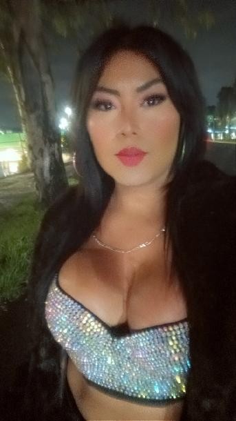 Sexy niña traviesa nueva en este tema pero muy caliente