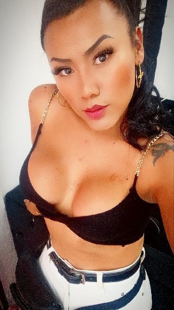 Sexy niña traviesa nueva en este tema pero muy caliente