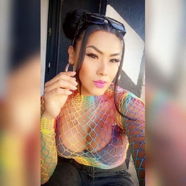 Sexy niña traviesa nueva en este tema pero muy caliente