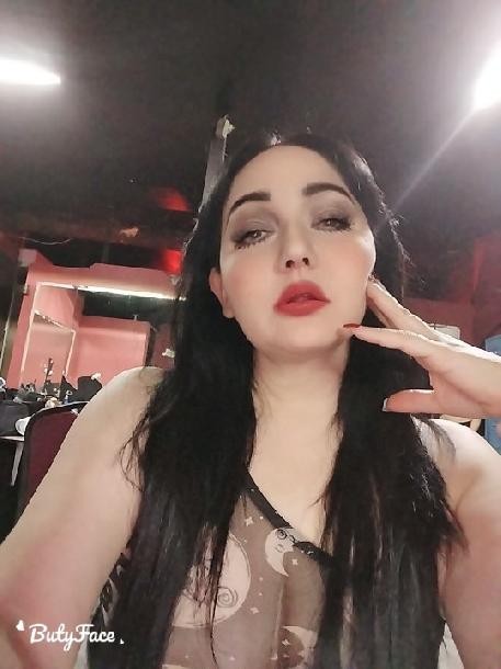 Dame   un  buen  masaje  en todo mi  cuerpo  y  te cobro menos.