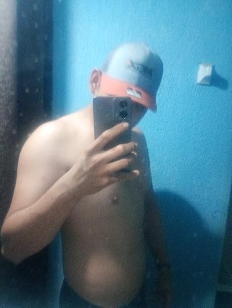 Joven de 23 años que le gusta coger a mujeres maduras