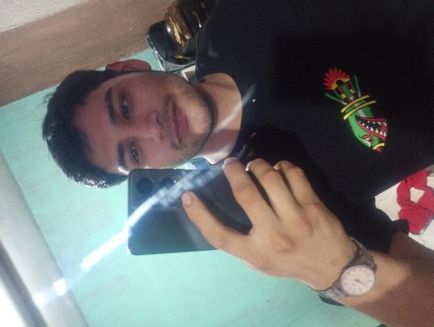 Joven de 23 años que le gusta coger a mujeres maduras