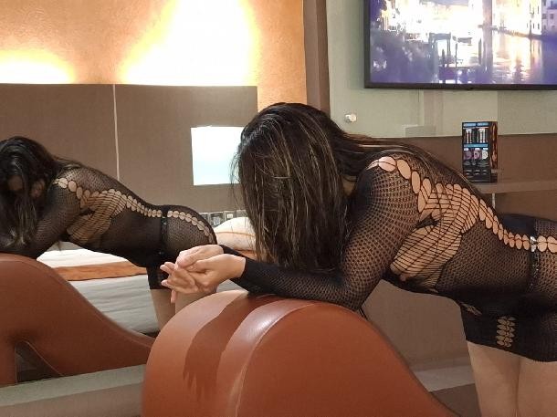 Alexa caliente y hermosa!