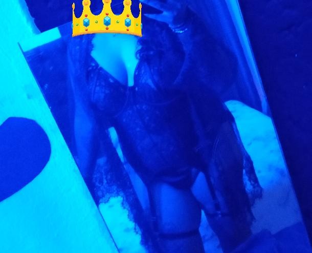 Chica super cachonda con ganas de hacer cosas ricas